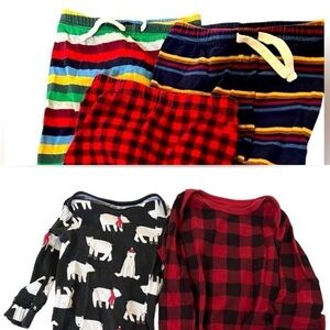3 pants 2 onesies of 4 GAP brannan bear 1 Carters onesie 12 -18 months holiday
